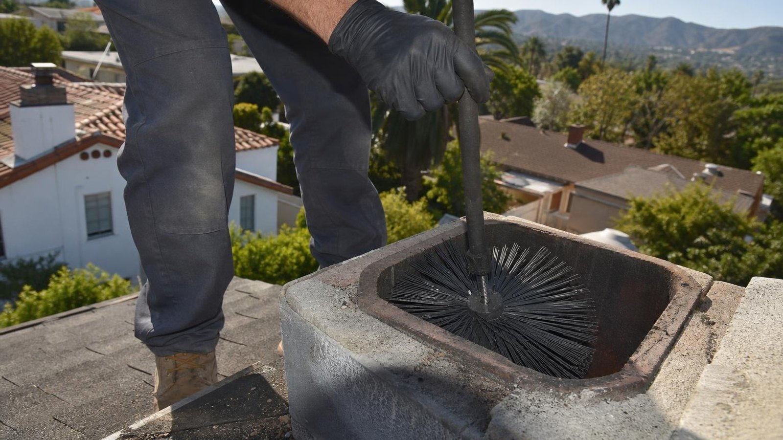 Local chimney sweep & inspection for Hollywood homes